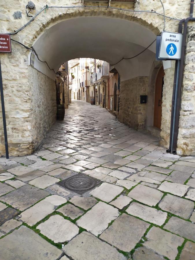 Casa Flora Fondi Centro Storico Daire Dış mekan fotoğraf